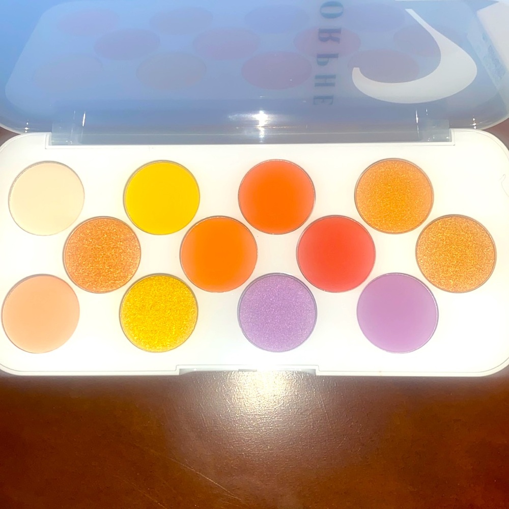 Morphe Cream and Yellow Eyeshadow Palette